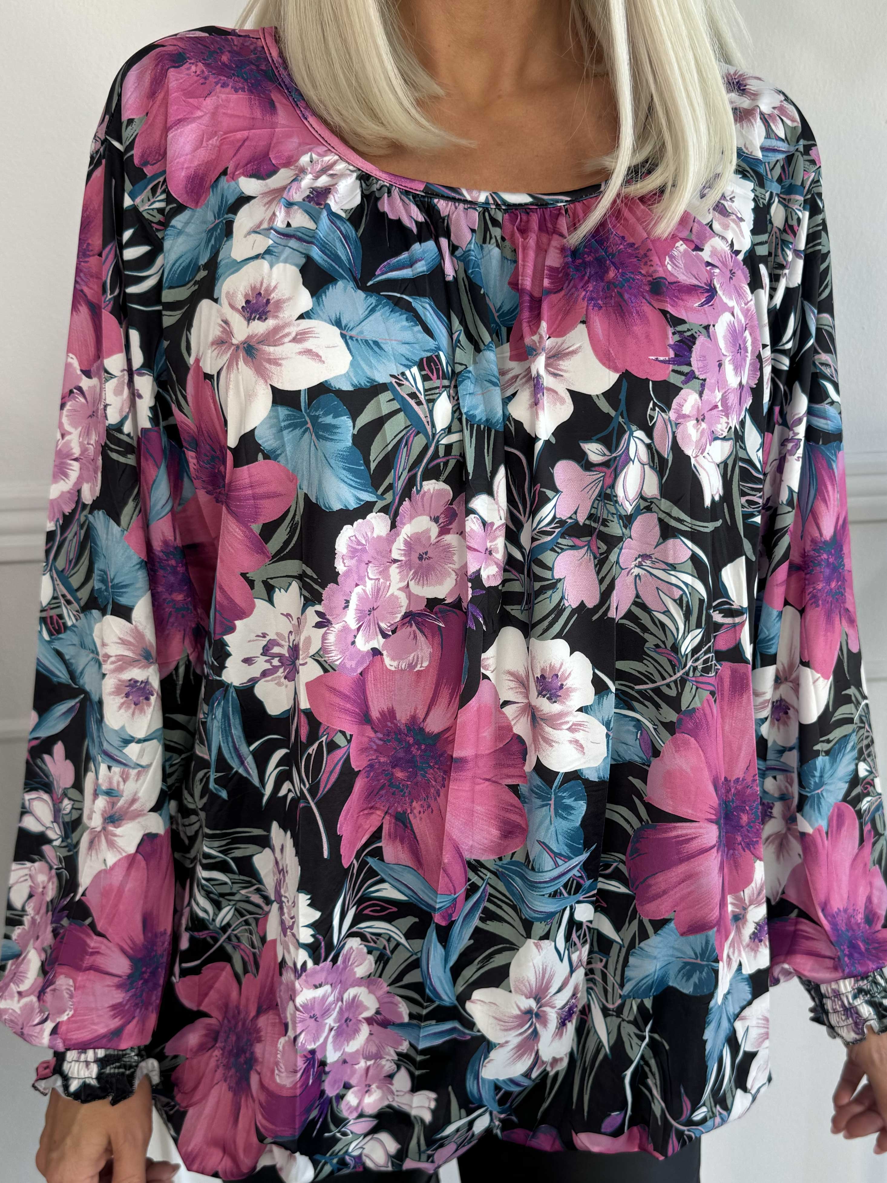 Miracle Floral L/S - Elastisk blommig blus med långa ärmar